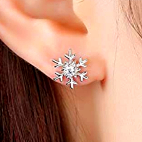 Jewelry - 925 Sterling Silver & CZ Snowflake Earrings NWT